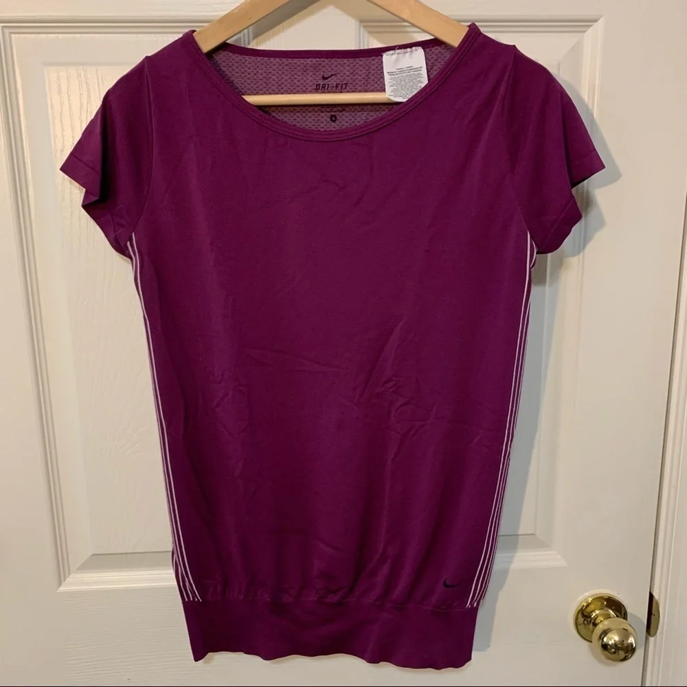 EUC Nike Everyday Leisure Dri-fit Banded Bottom Shirt